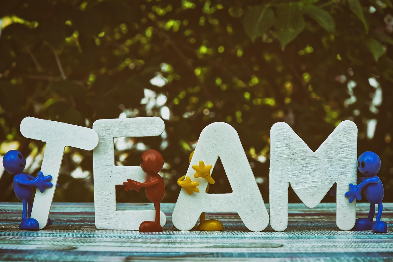 WX老号发卡网：短信如何塑造品牌形象？