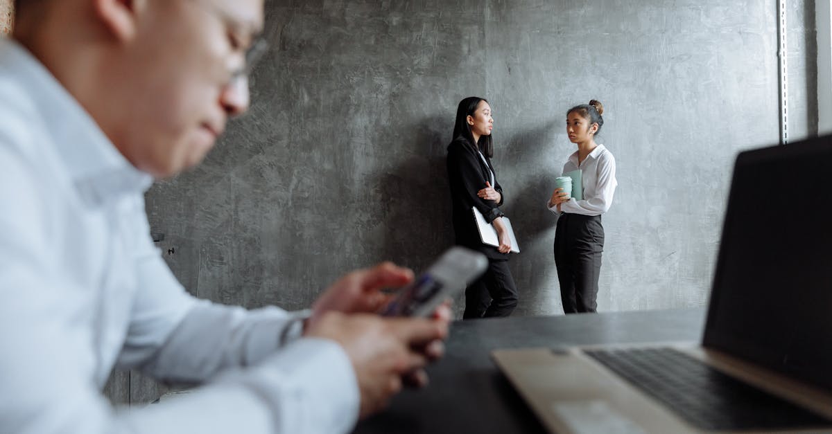 在线双语服务团队：实名账号和互联网数据隐私保护